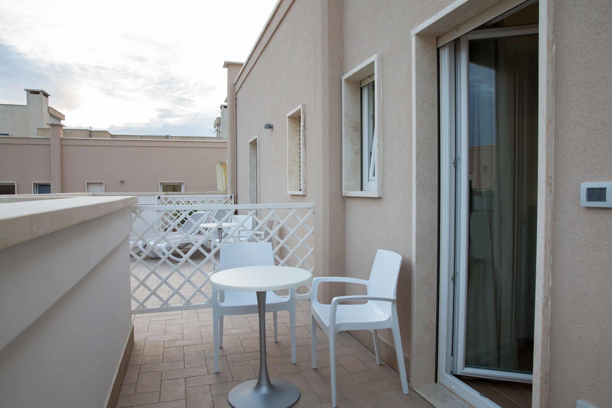 La Casa Del Turista Bed and Breakfast Gallipoli Εξωτερικό φωτογραφία